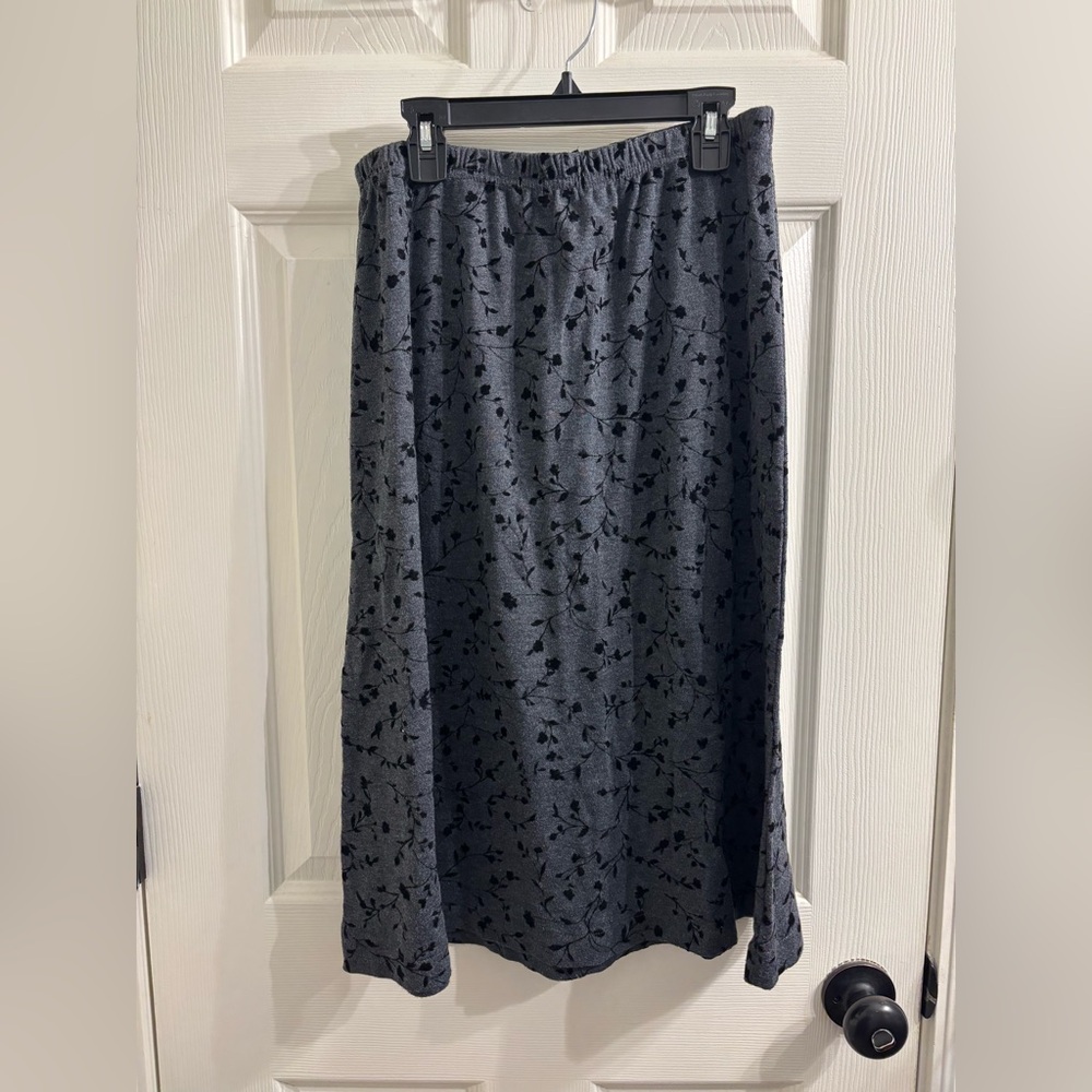 Sag Harbor Charcoal Gray Floral Midi Skirt